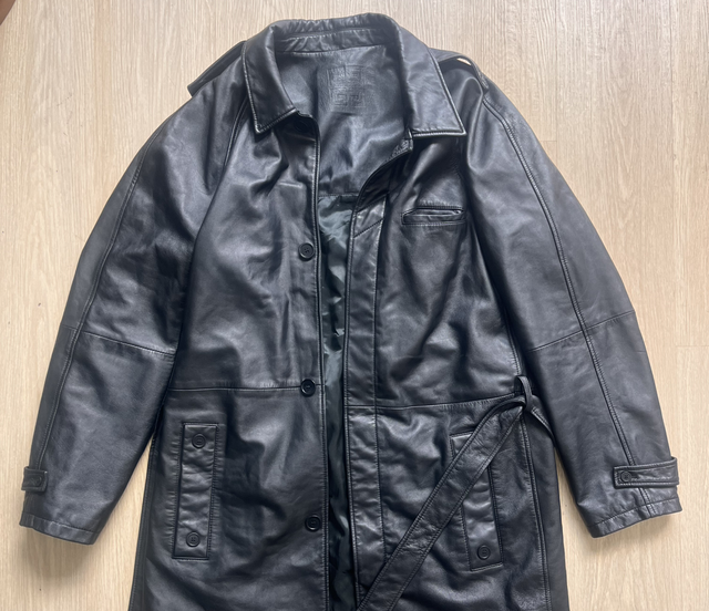 Givenchy leather coat size XL preowned 