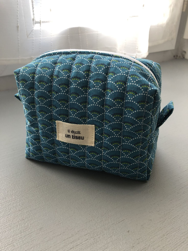 Petite trousse de maquillage matelassée
