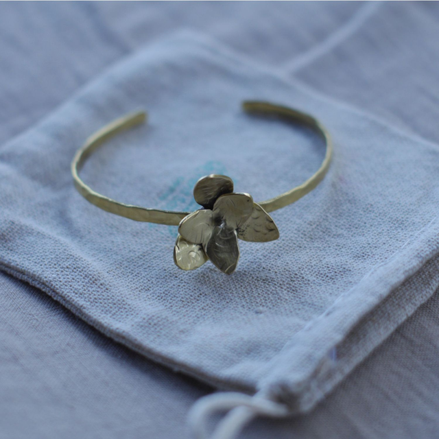 Jonc Laiton Fleur Martelée