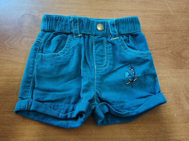 Short velours en 6 mois