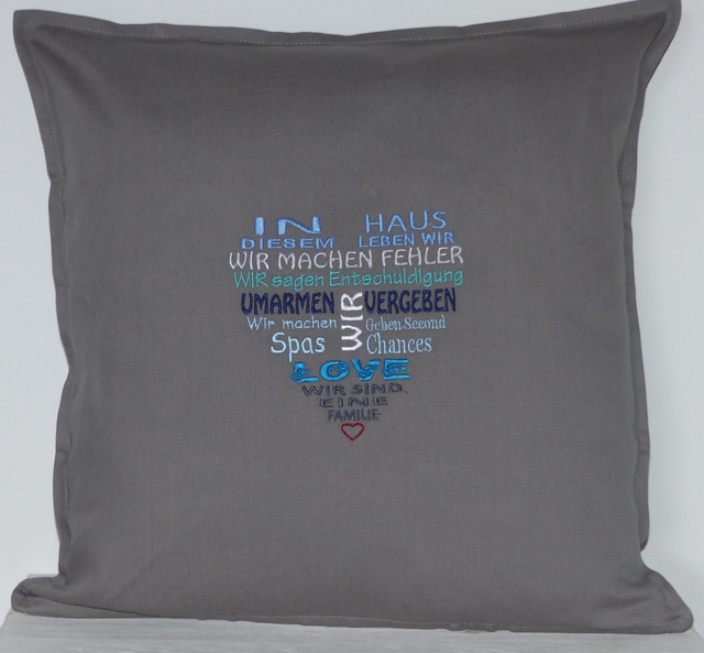 Kissenhülle grau „Familienherz“