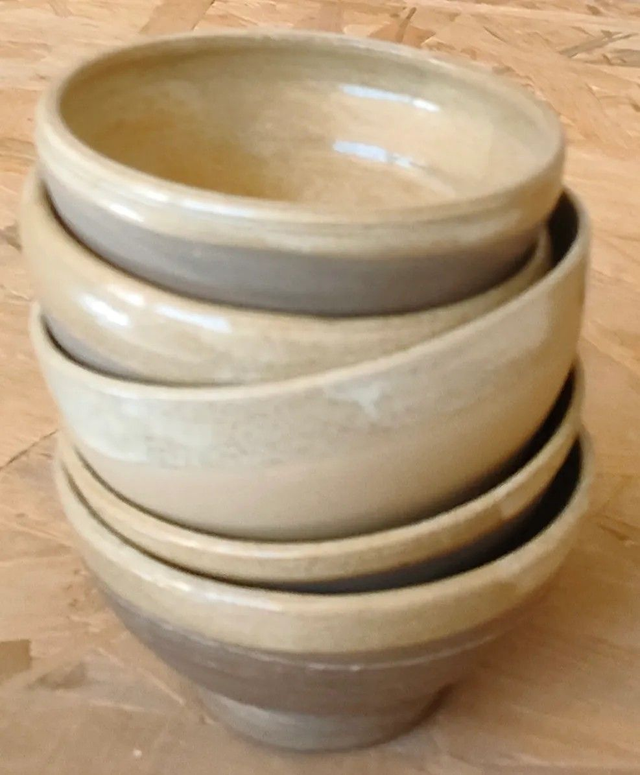  Bols beiges empilables