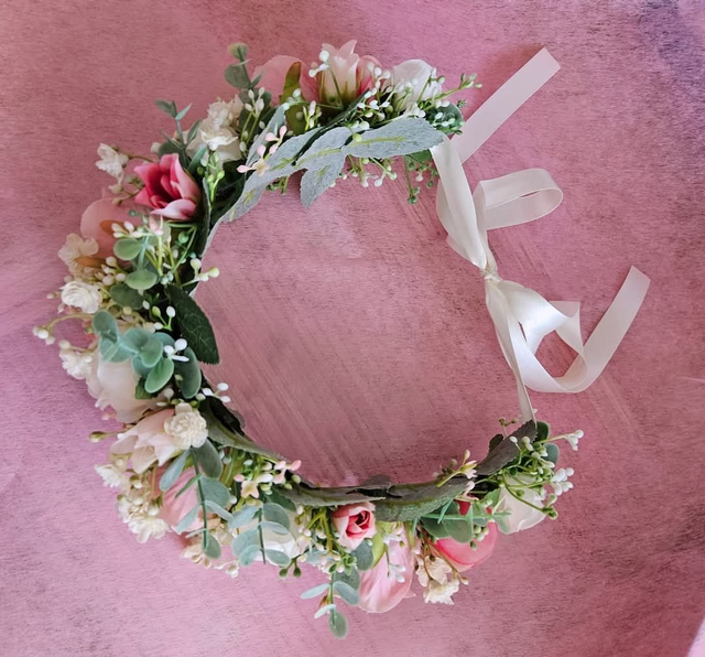 Child&#039;s Faux Hair Crown