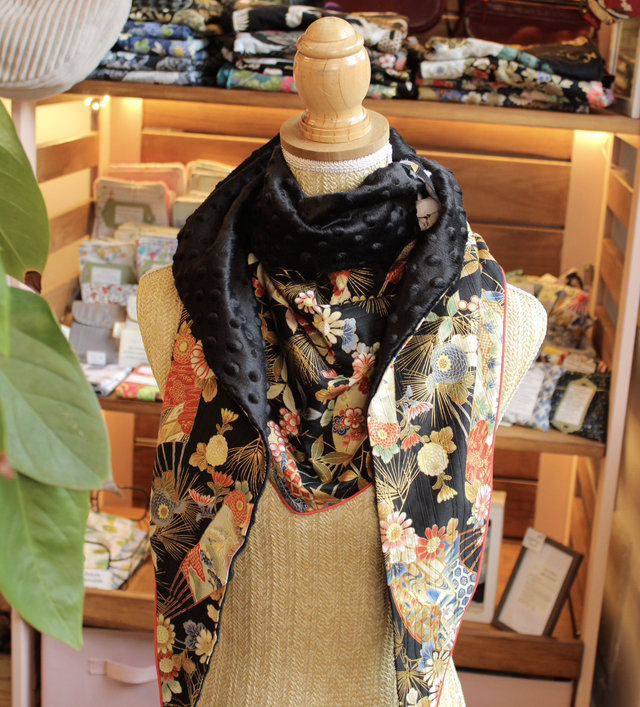 Foulard en coton japonais noir motif éventails dorés / Le petit atelier de Maya