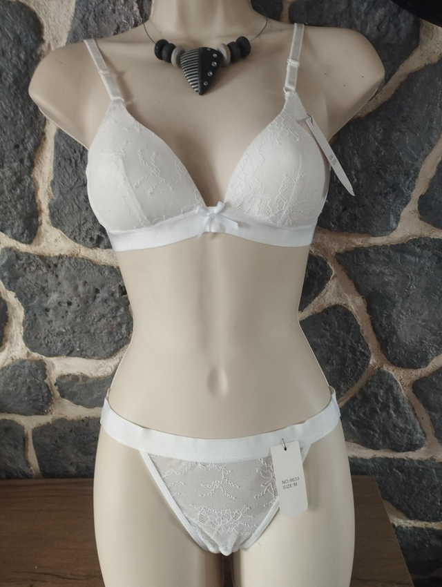 Ensemble sans armatures avec leger rembourrage blanc