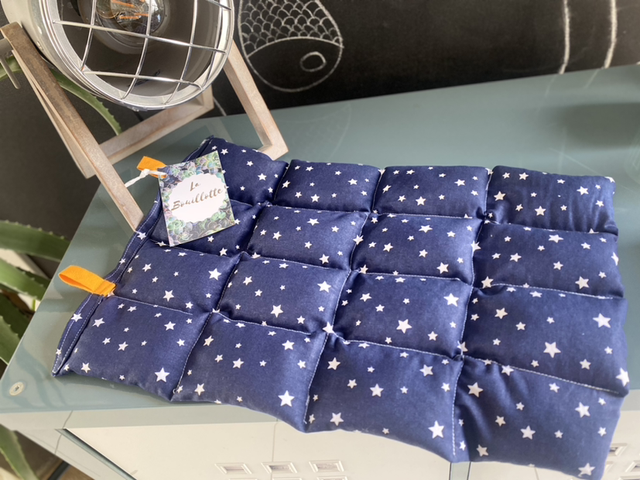 Bouillotte sèche en graines de lin bio XXL 30x45cm - tissus étoiles bleues