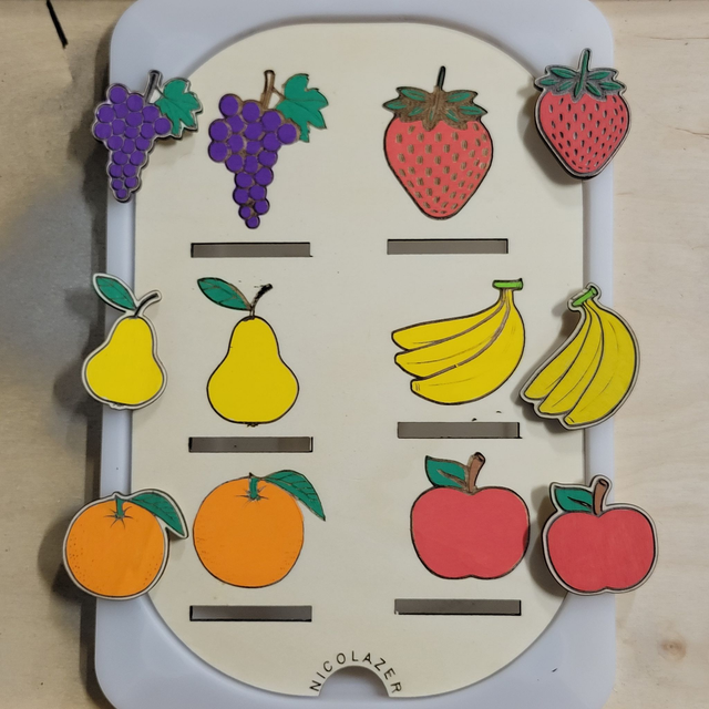Insert sensoriel bois compatible trofast "les fruits colorés"