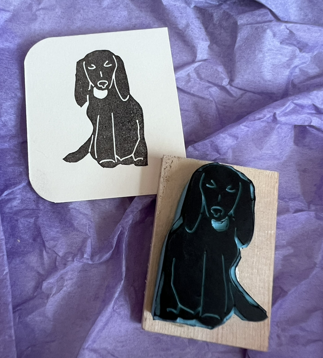 Tampon petit chien à la balle - stamp-tober 2024 