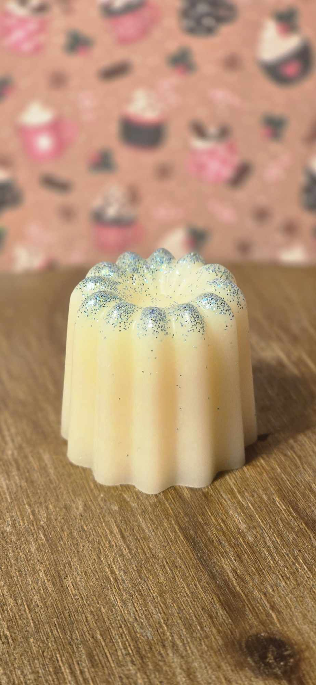 Cannelé senteur caramel crémeux .