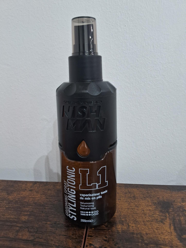 Grooming styling nish man