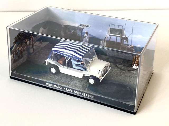 0024 - Mini Moke &#039;Live and let die&#039;