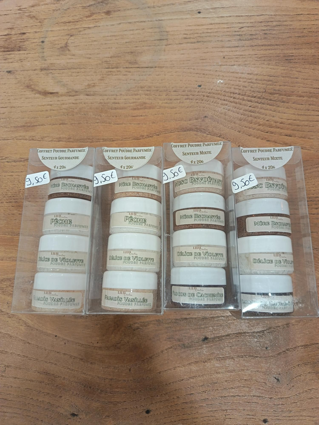 Poudres parfumées coffret de 4