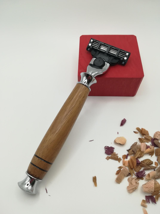 Rasoir à tête interchangeable, type Gillette Mach3 manche en bois