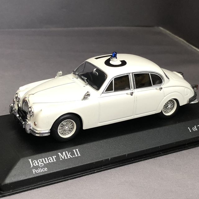 Jaguar Mk.II Police Minichamps 1:43