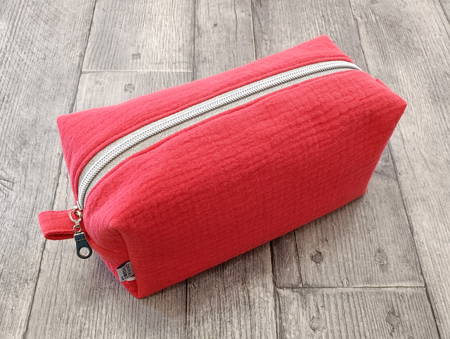 Trousse d&#039;écolier en double gaze de coton unie vive