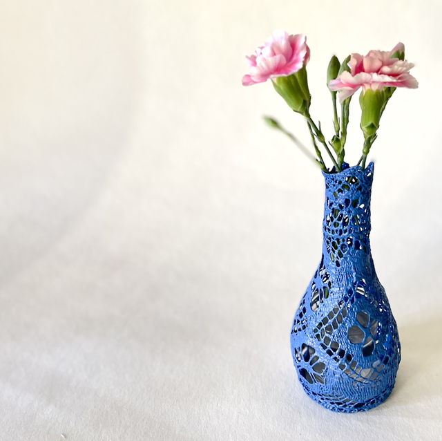 Bouteille dentelle bleu cobalt