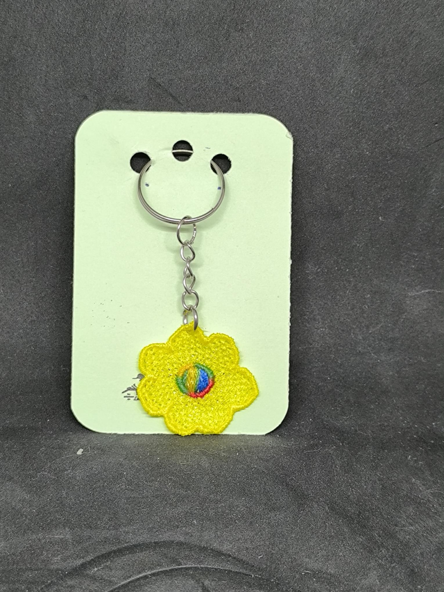 Porte clef fleur jaune 2