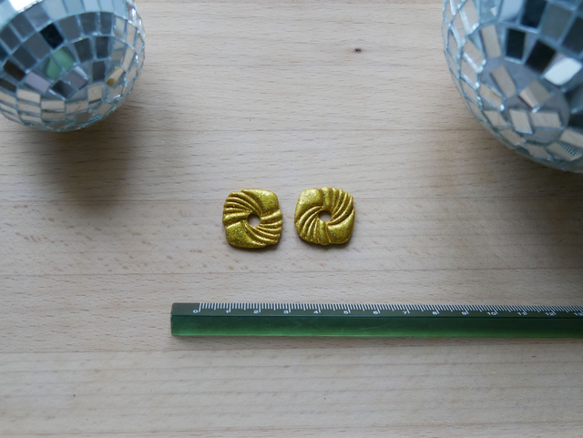 Carré doré paillettes