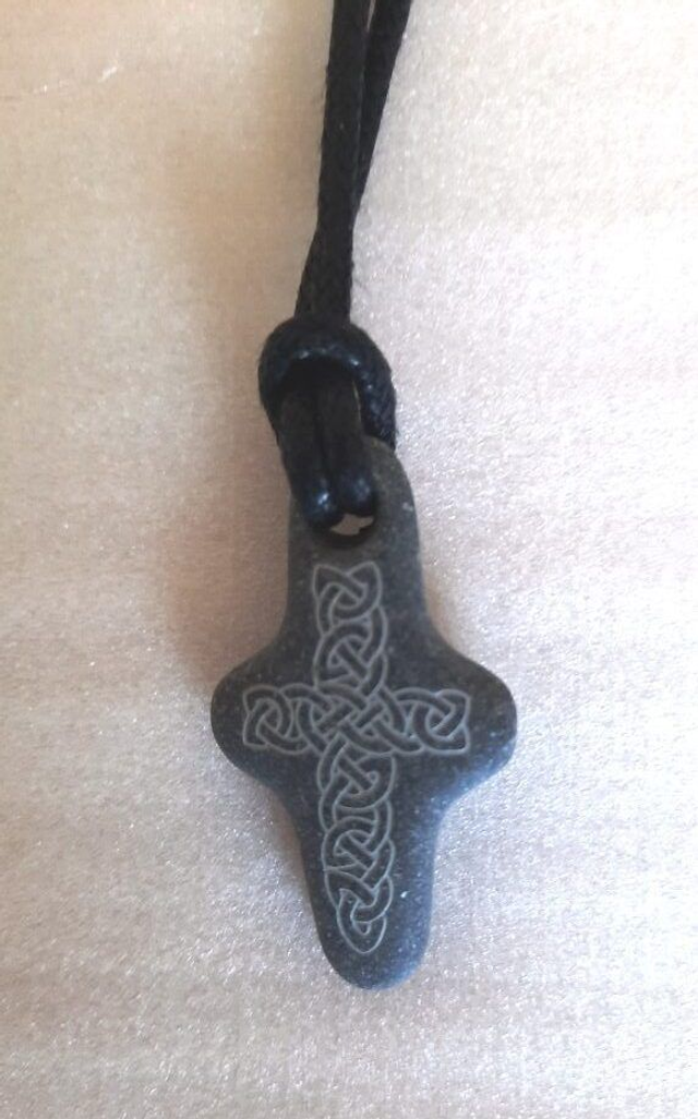 Pebble Pendant - Celtic cross