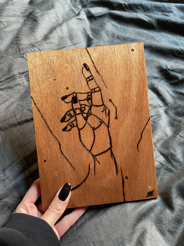 Mechanical Hand / Main Vernis