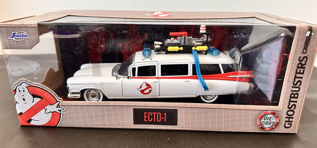 JADA - 1959 Cadillac Ghostbusters Ecto-1, White/Red - Scale 1:24