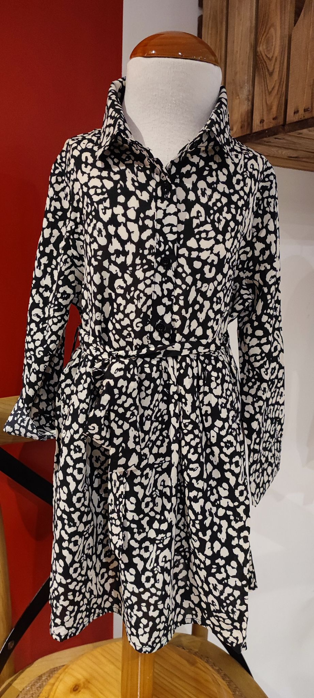 Robe à fleurs noire