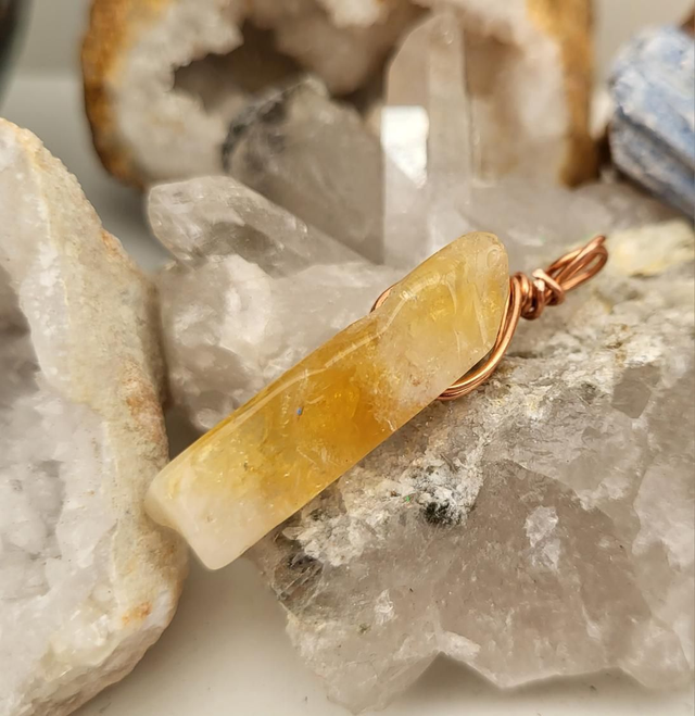 Citrine pendant - medium 