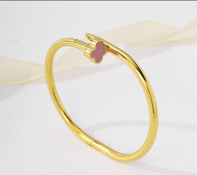 Bracelet clou et trèfle