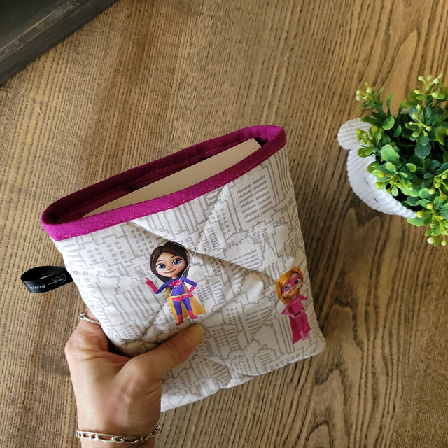 Pochette pour livre Poche : Superhéroines