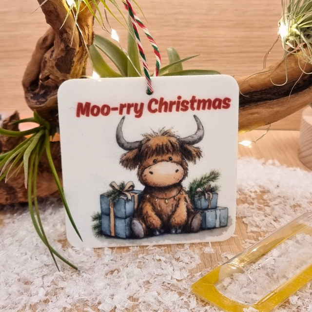 Highland Cow Christmas Decoration with Money Holder | “Moorry Christmas” Ornament