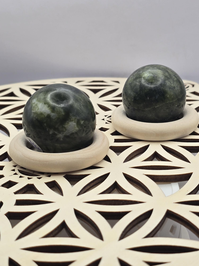 Jade Néphrite forme sphère 
