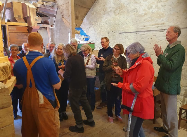 MILLING DEMONSTRATIONS