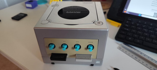 Cache poussière pour port Gamecube (X4)