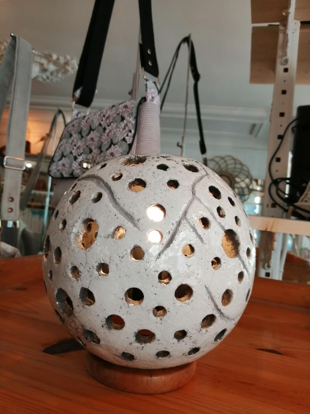 Lampe boule blanche