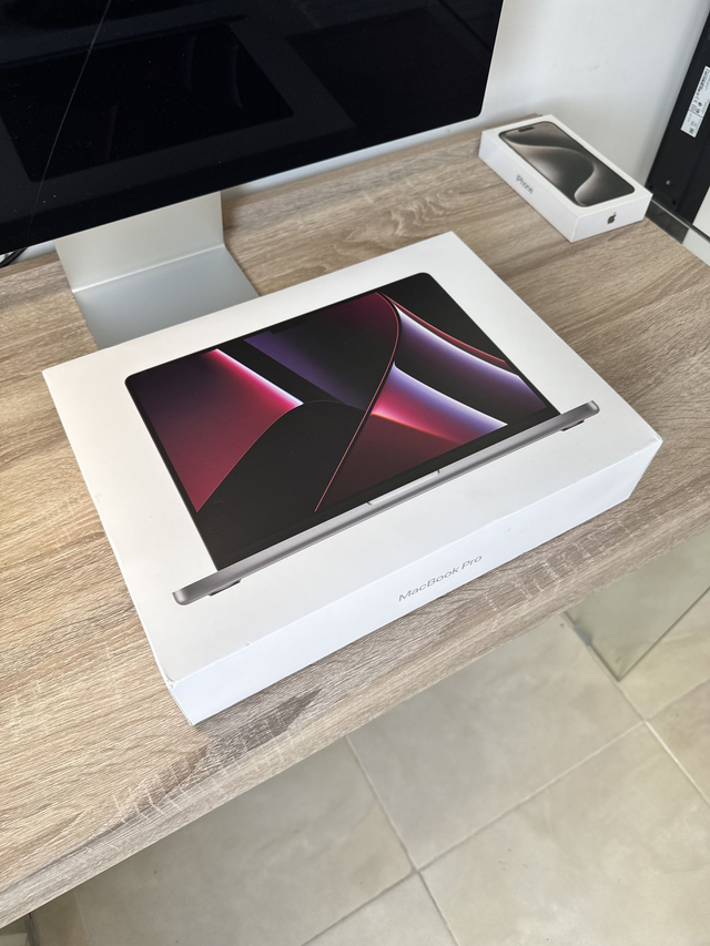 Macbook Pro 14&quot; M2 pro BOOST 19 coeurs 16g 1T 2023