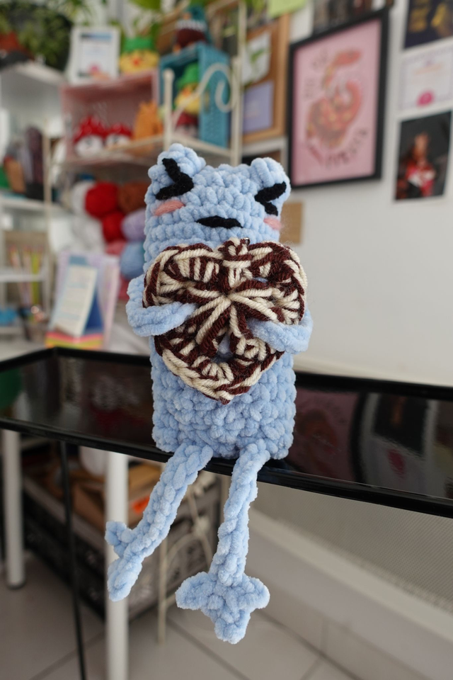 Froggy Lover : Grenouille bleu en crochet pour déclarer son amour