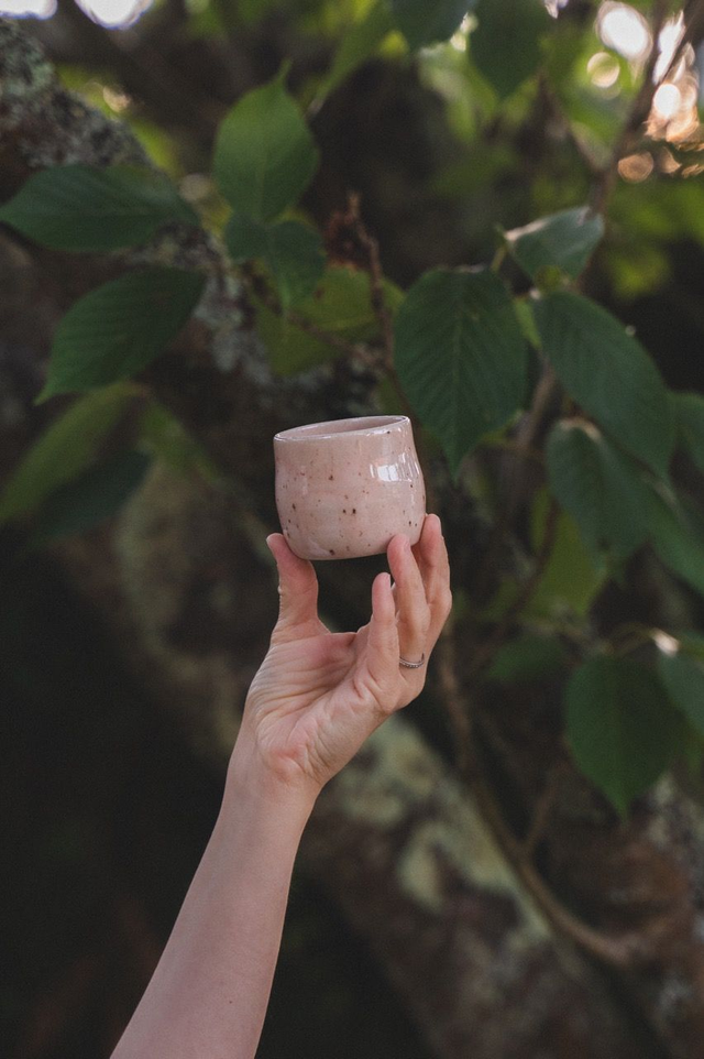 Tasse à espresso rose clair tacheté ☕️