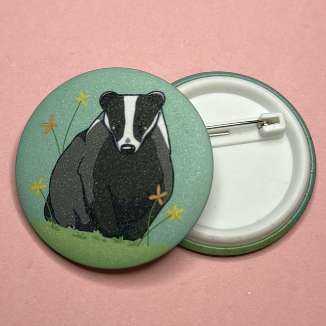 Mäyrä -glitterpinssi