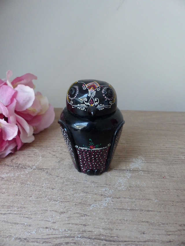 Ancienne petite boite en bois laqué forme chouette/ figurine oiseau peint à la main H 8,5  collection chouettes, artisanat d&#039;art, cadeau