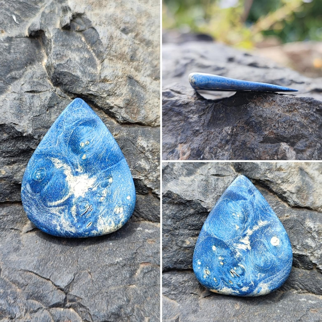 Médiator en Bois de Loupe d'Erable stabilisé bleu