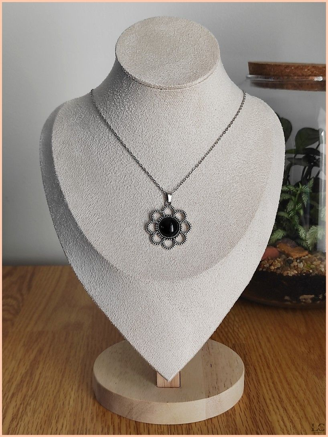 Collier fleur, pierre naturelle - Obsidienne noire