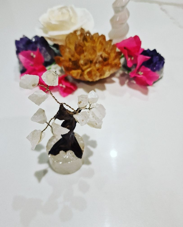 Quartz on Round Quartz Base 