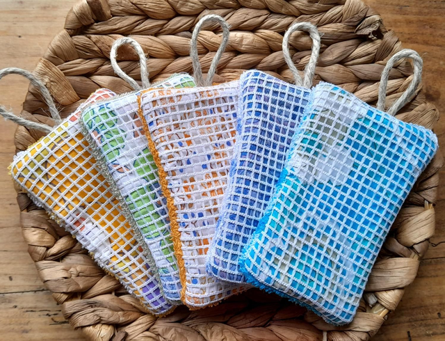 Éponge lavable grattante