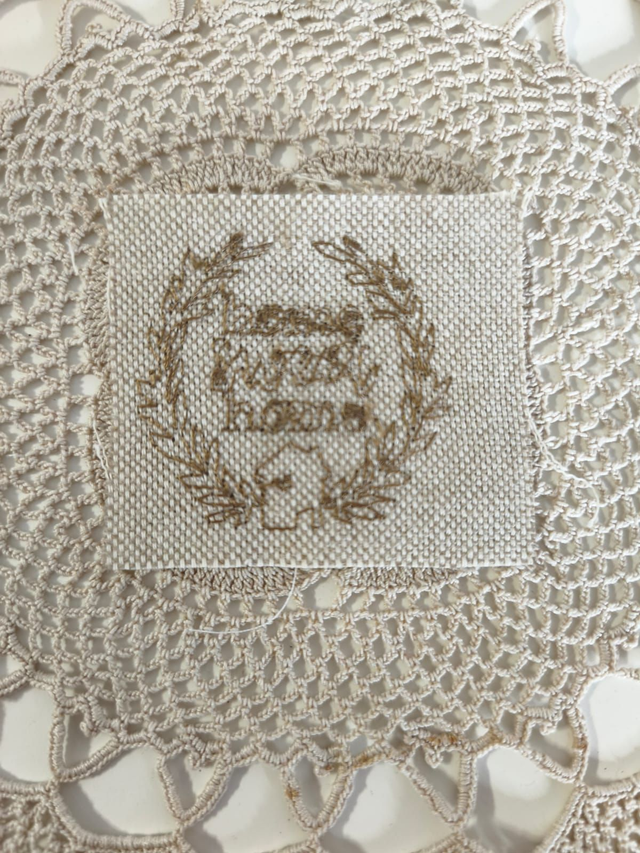 Etiqueta bordada home 