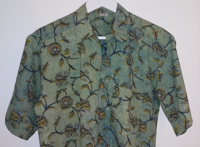 Chemise d'été homme manches courtes, teintures naturelles vertes et jaunes, coton imprimé à la main
