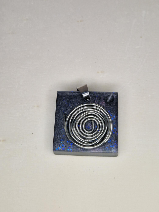 Orgonite, pendentif /048
