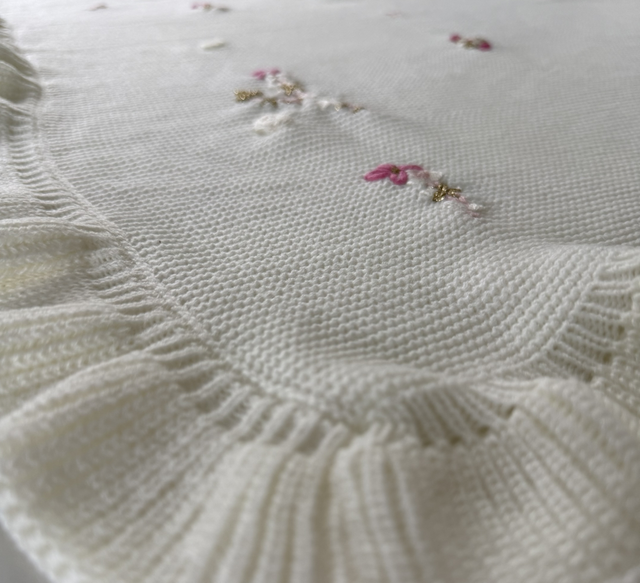 Scattered flowers blanket 