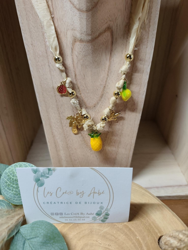 COLLIER BRELOQUES FRUITS/ TISSU BEIGE/ ACIER INOXY GOLD 0000284