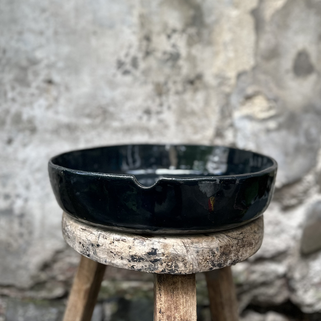 Schaal donker blauw diep 