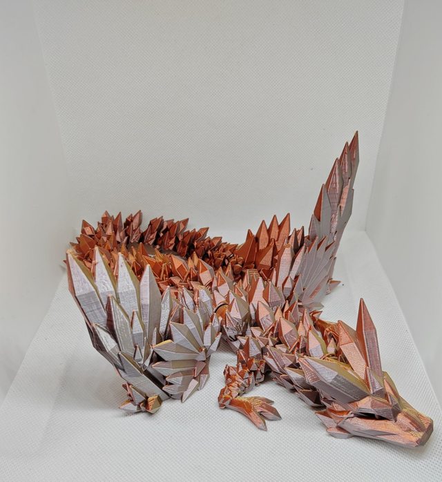 Dragon cristal avec des ailes